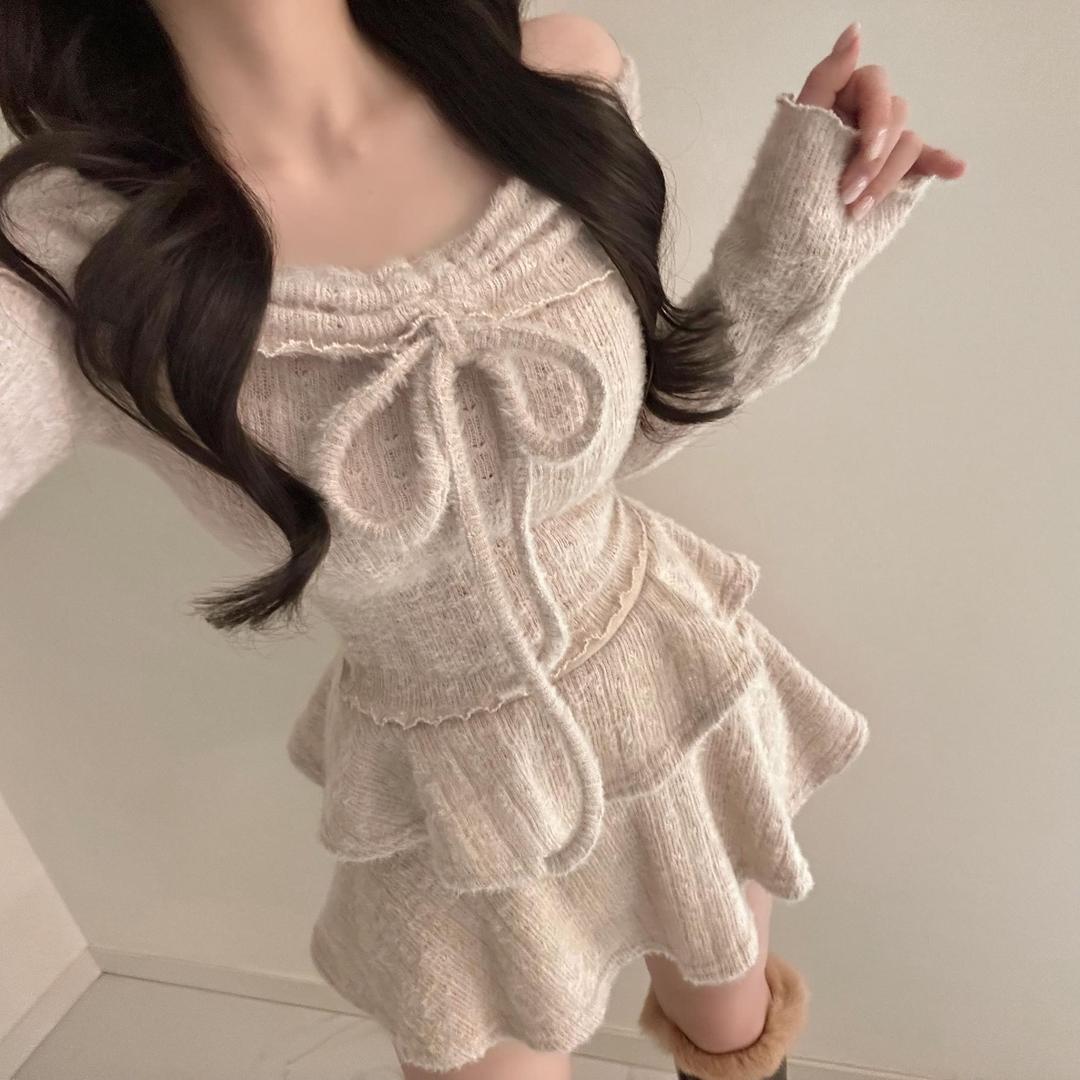 헤안느 [퍼소재🧸/국내제작]피넛 오프숄더 셔링 리본 골지 러블리 크롭 퍼 니트