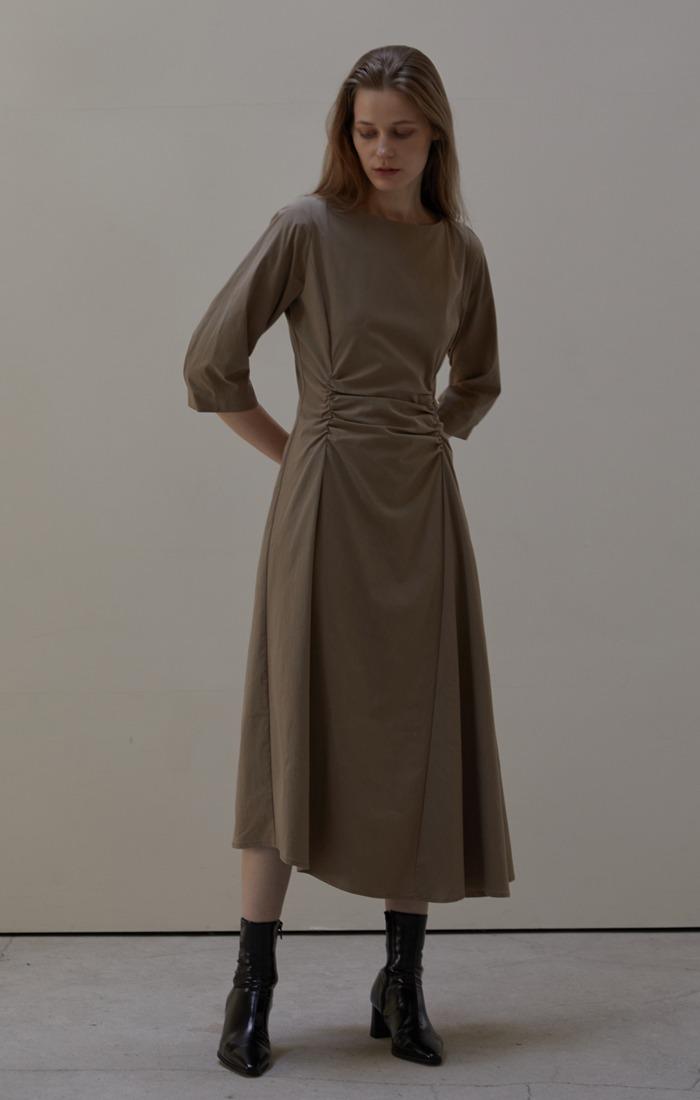 MOMET 피어 셔링 원피스(브라운)