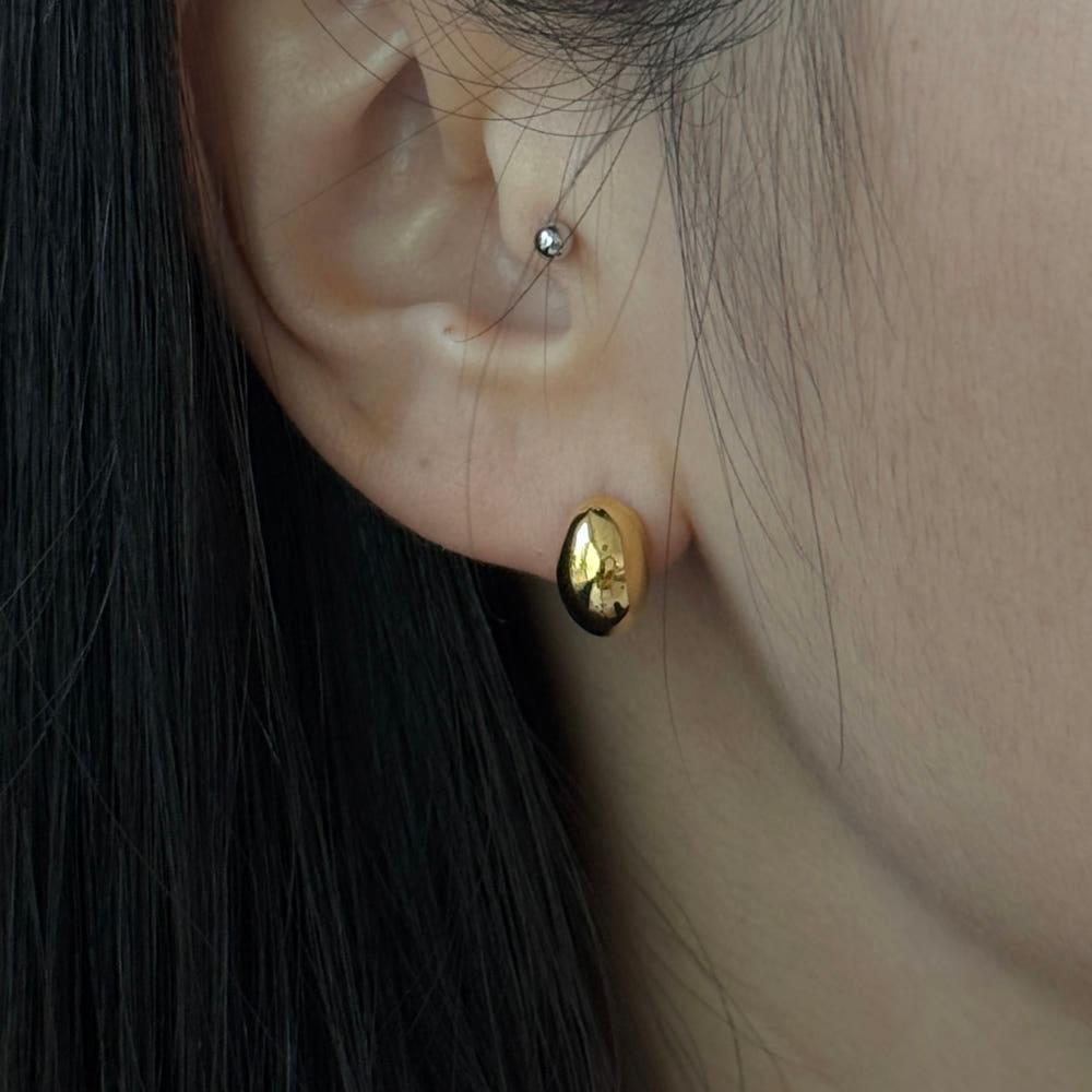 nudea - 누데아 볼드 코어 워터 드롭 침형 귀걸이 2color silver925