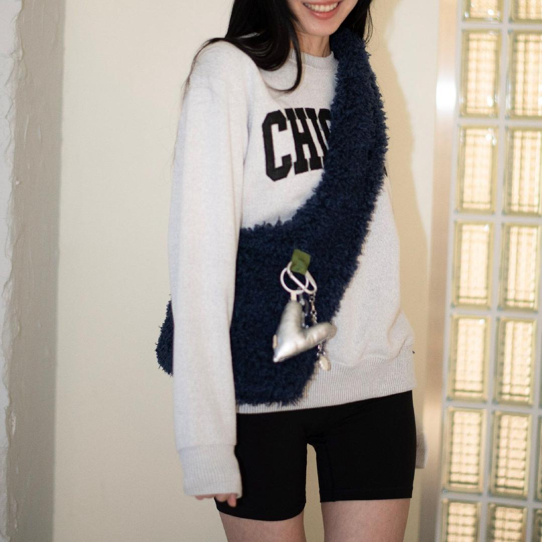 네이비 부클 폼 호보백 Navy Boucle Foam Hobo Bag