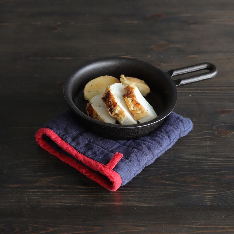 마농 리투아니아 린넨 사각 주방장갑 네이비 (냄비받침 겸용)