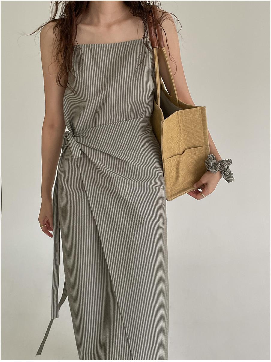 랩 여름 원피스 롱원피스 스트라이프 코튼 끈나시 스트랩 스퀘어넥 로브 뷔스티에 나시 민소매  서스펜더 리본 가을 간절기 여성 여자 슬리브 레이어드 끈나시 캐미솔 어깨끈 30대 40대 레이디  바캉스 리조트룩 여행 비치 휴양지옷 동남아 휴가 바닷가