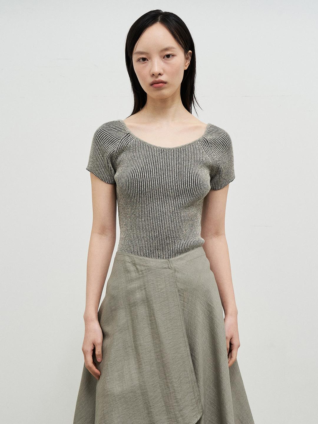 Two-Tone Backless Pullover - Beige