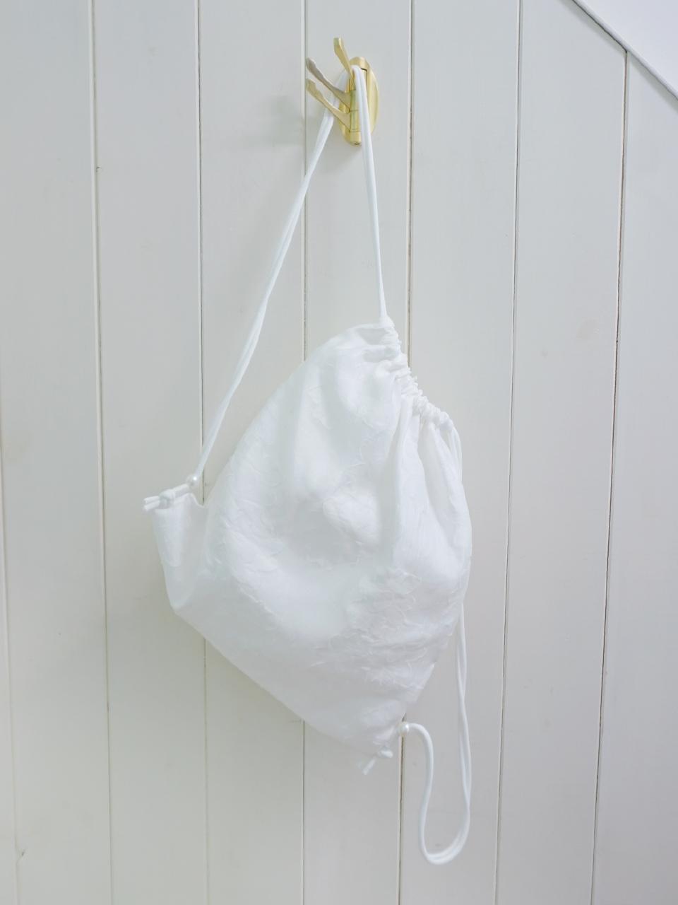 glossy petal string bag [white]