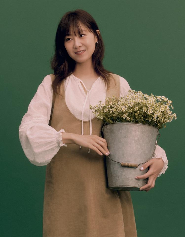 neck string ribbon blouse - white