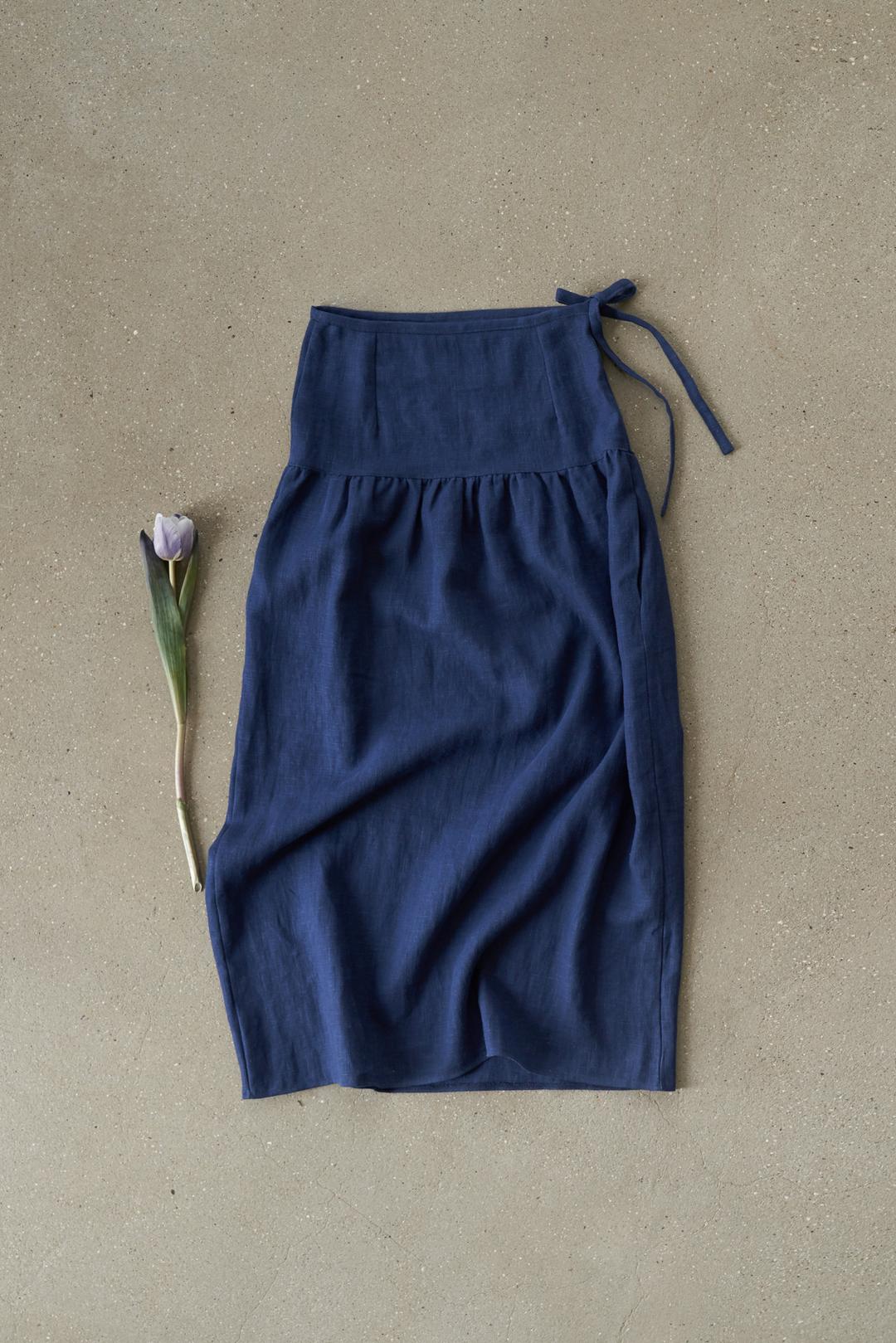 Fine linen waist strap long skirt -deep blue