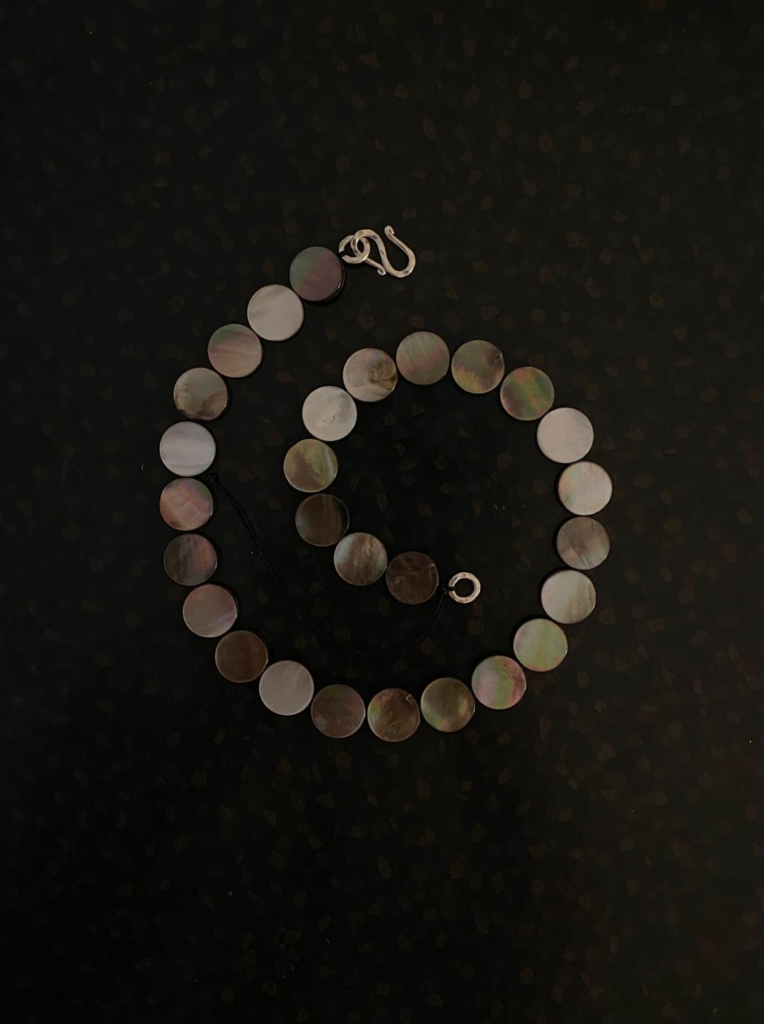 Grey shell unit necklace(실버고리 변경)