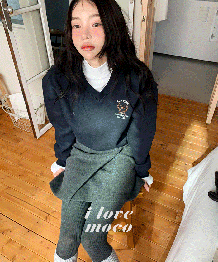 [MADE/뉴욕신상7%,오늘출발&무배]로얄브이넥맨투맨 #자수맨투맨 #브이넥맨투맨 #기모맨투맨 #긴팔맨투맨 #겨울맨투맨