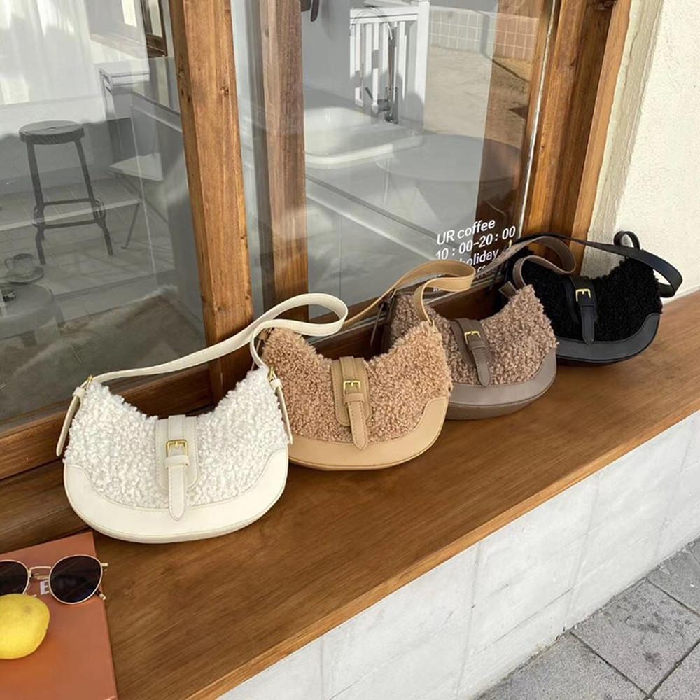 뽀글이 양털 버클 호보백 크로스 숄더백 겨울 페이크 퍼 가방