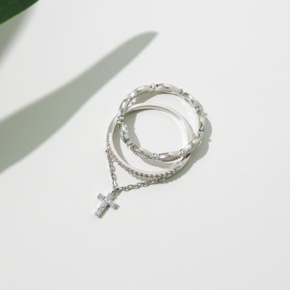 With cross ring set