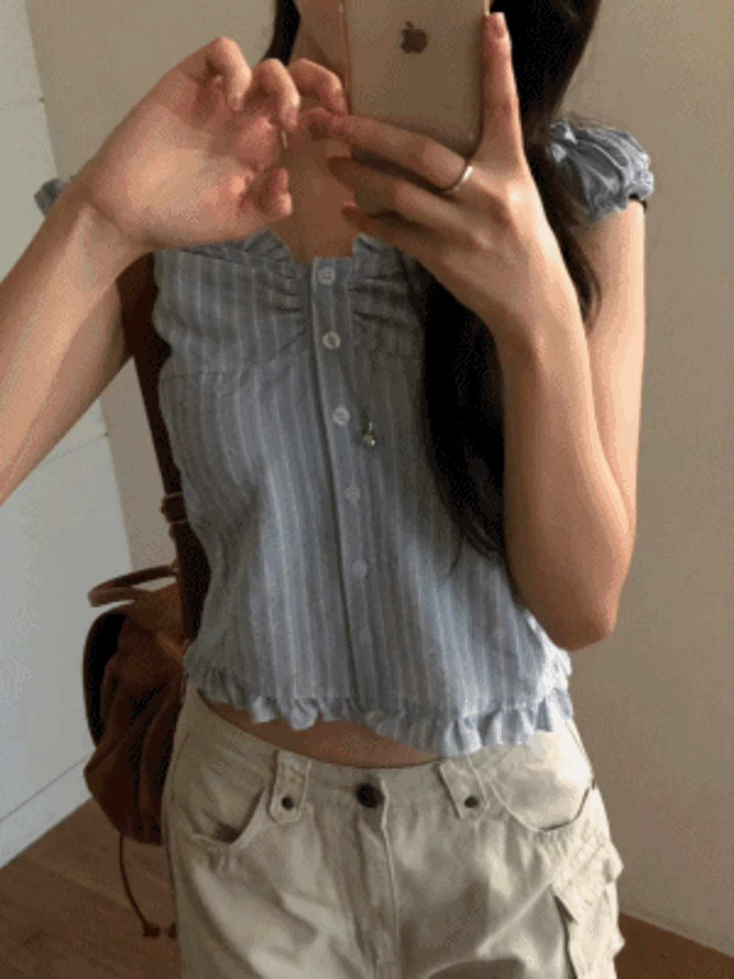 [핀터무드🍋‍🟩/투웨이] 티슈 스트라이프 블라우스 세미크롭 오프숄더 나시 프릴 퍼프 (2col)