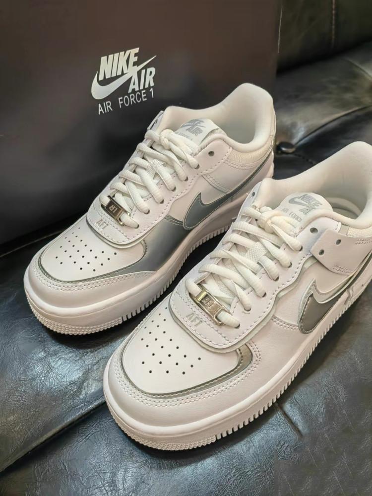 나이키 우먼스 에어 포스 1 쉐도우 화이트 실버 운동화 CI0919-119