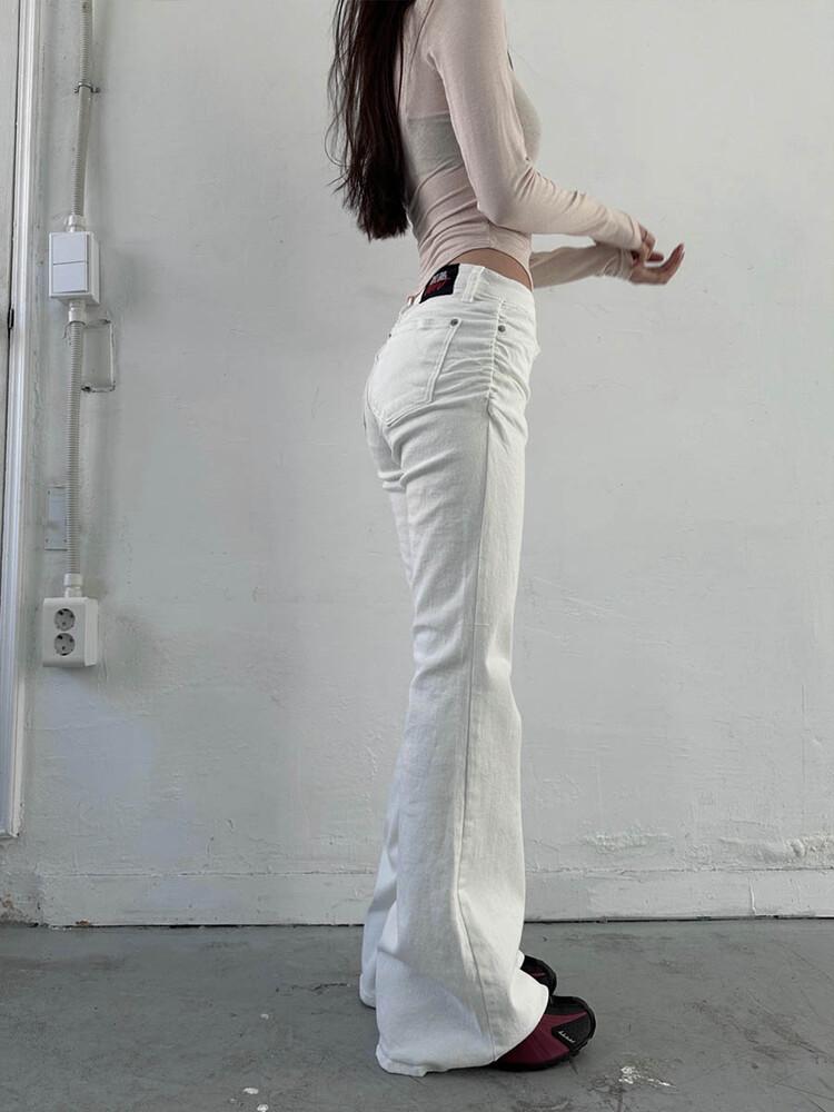 사토미라디오 Pelvis shirring boot-cut jeans