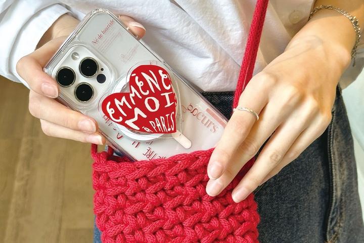 À Paris RED TOK -맥세이프