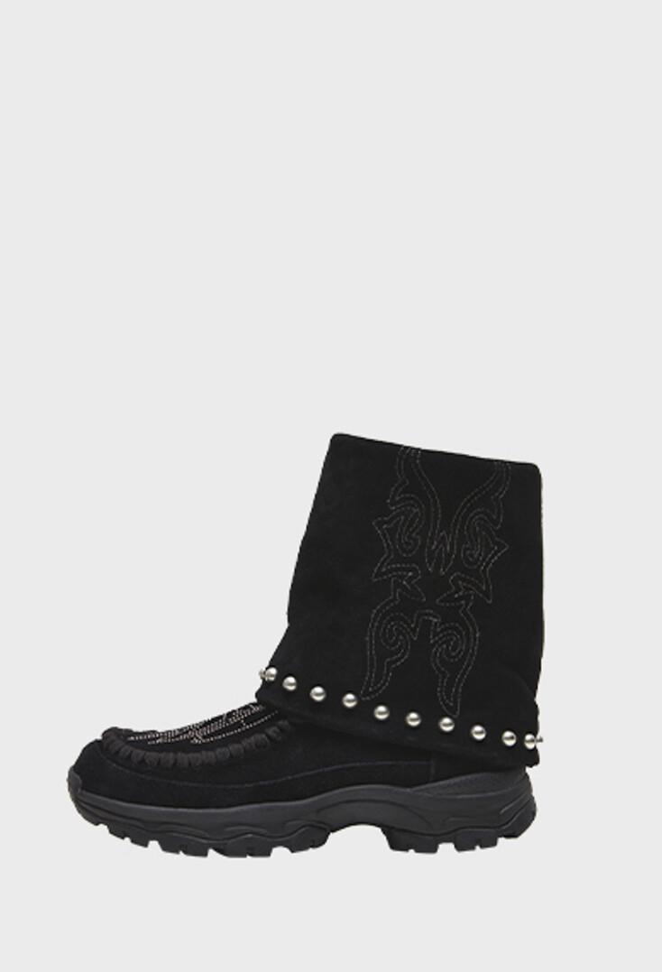 [3일이내출고] [WESKEN X NOTTZ] WESTERN SYMBOL STUDDED BOOTS BLACK