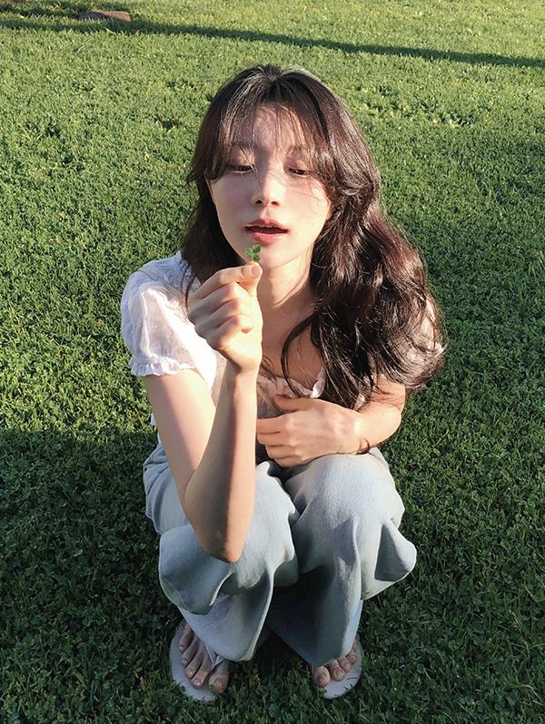 슬로우앤드 [오늘드림🚚]  #SLOWMADE. 쓰리스텝 레이스 블라우스 - one color
