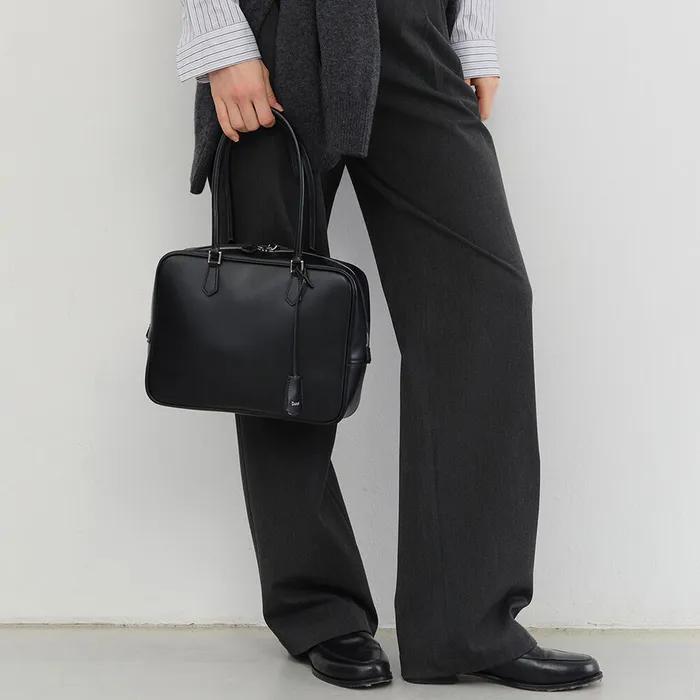 CLASSIC 28 LEATHER BAG BLACK_UDBA5F201BK