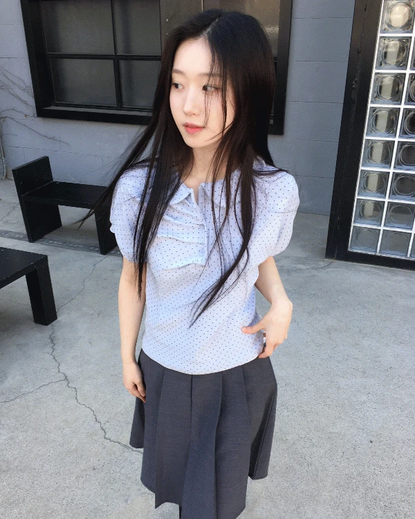 [국내생산/🩵하이퀄리티] 레리 도트 카라 핀턱 t