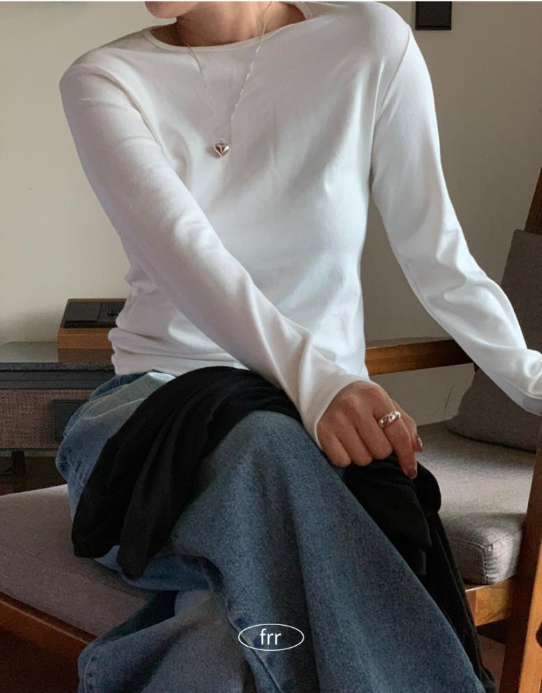베이직 라운드넥 긴팔티셔츠