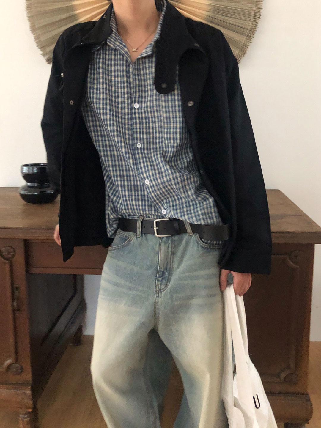 Asymmetric neck field jacket