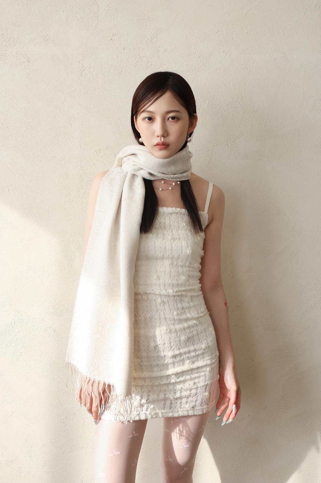 百合 Oriental paisley muffler (White)