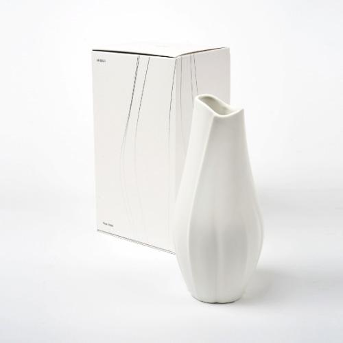 45. Petal vase