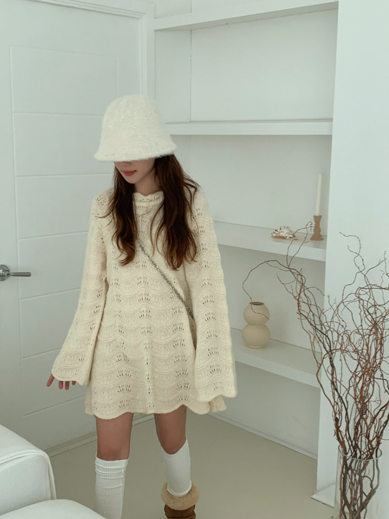 웨이브 스카시 펀칭 미니 니트 원피스