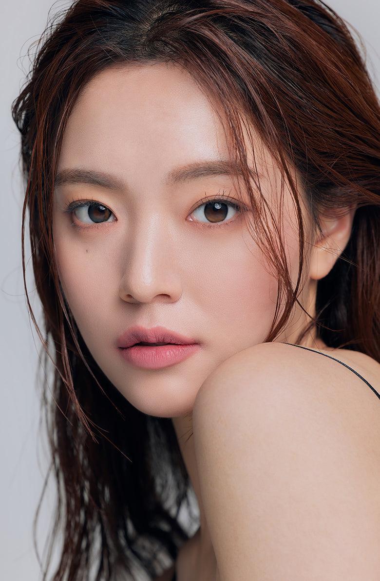 Secretive Kristin - black