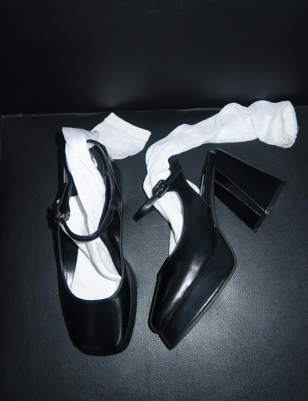 위위미유 MARY JANE CHUNKY PUMPS HILL / 메리제인 청키 펌프스 힐