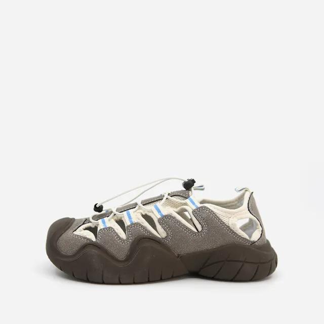 TRACKING GRAY SNEAKERS