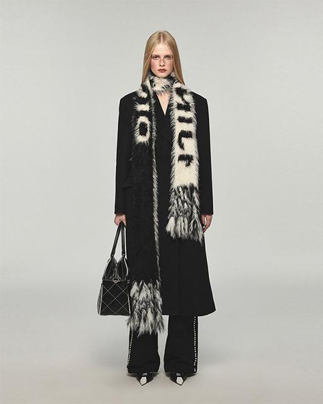 1JINNSTUDIO 플러피 로고 롱 머플러 (2 컬러)