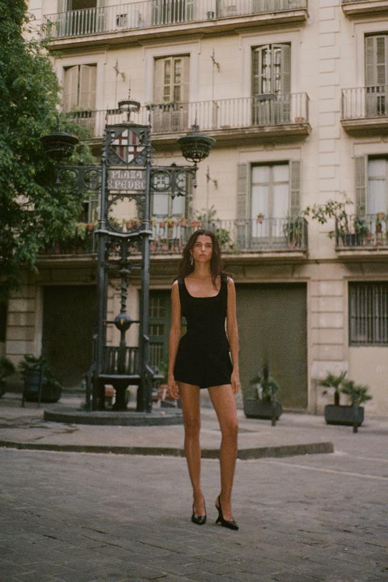 HIGH-WAIST SHORTS