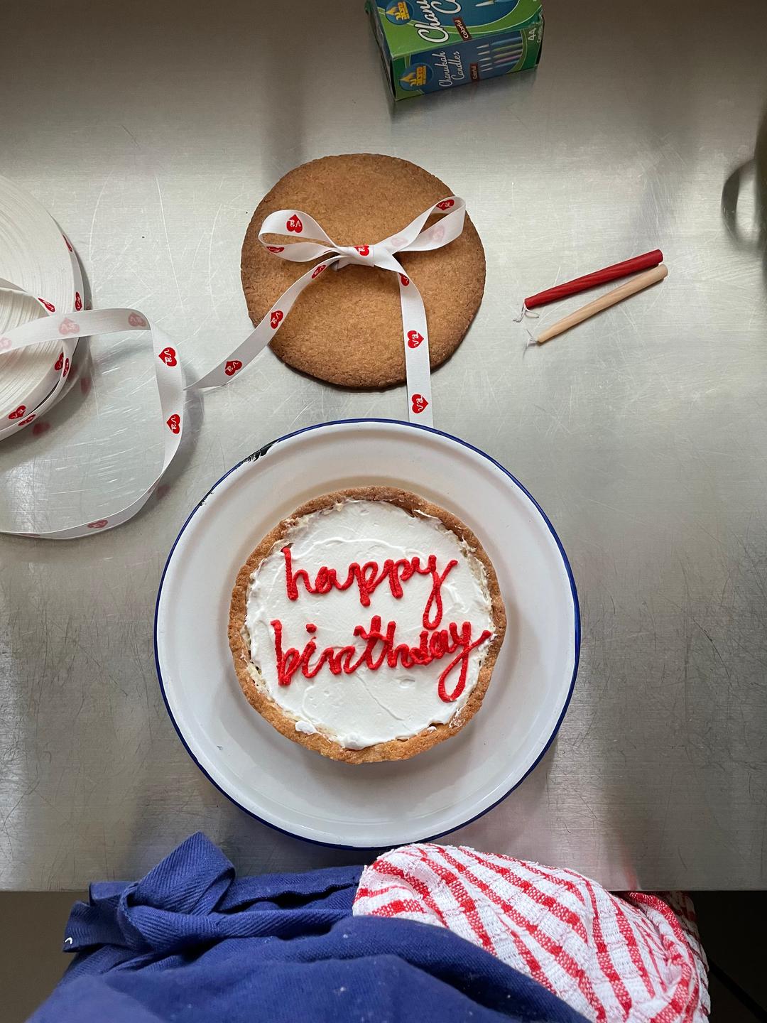 Banana pudding tart box