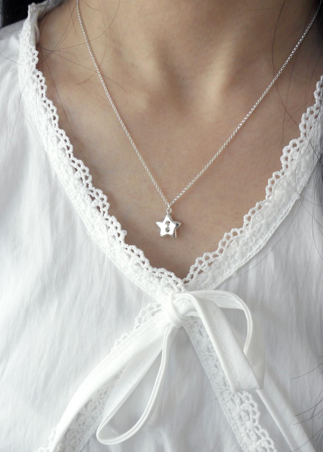 button necklace (pre-order)