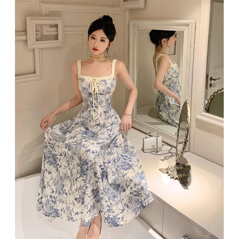 블루의 여성스러운 롱 원피스