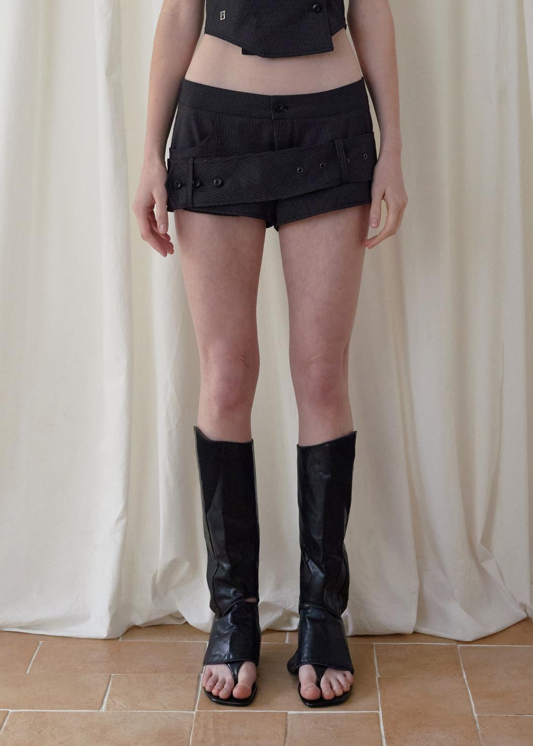 BELT DETAIL SHORTS, STRIPE BLACK