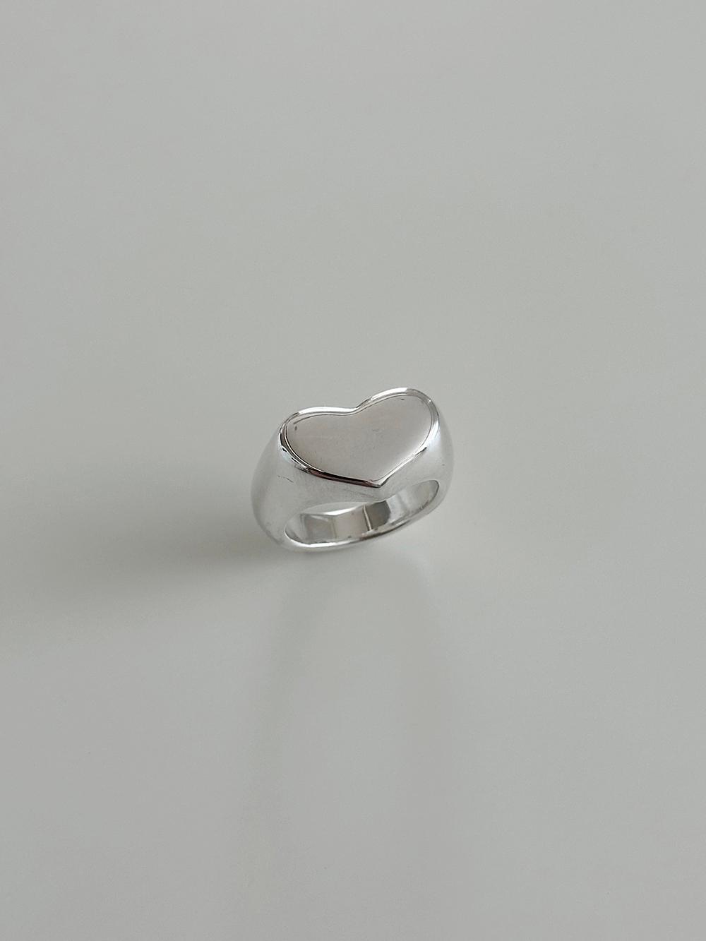 TONG TONG HEART RING