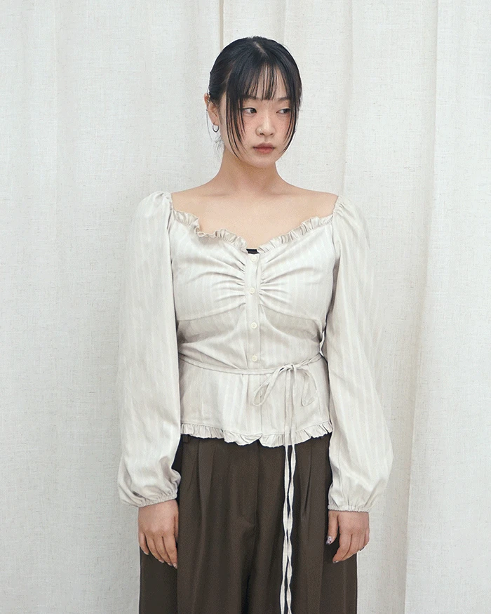 스웨 프릴 스트라이프 블라우스