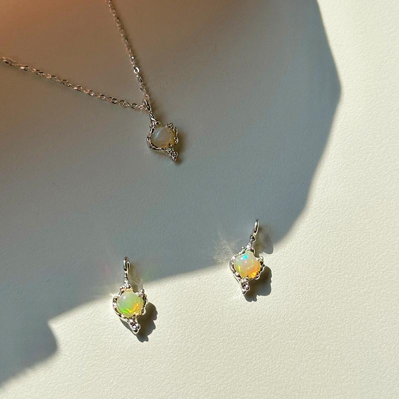 오팔 목걸이  Opal Necklace