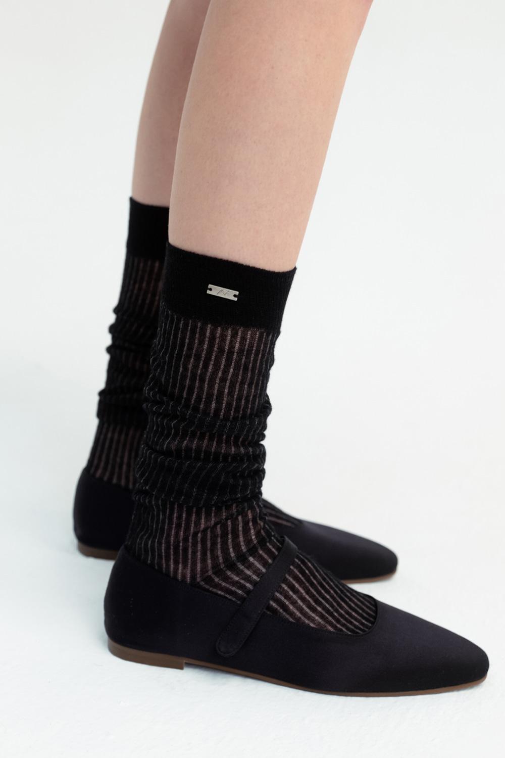 [4/12예약배송] SEE-THROUGH KNEE SOCKS_TT3S706BK