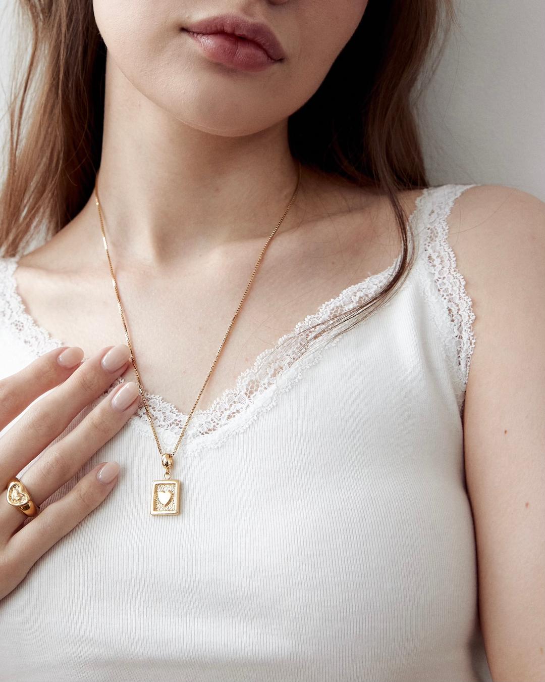Love frame necklace square