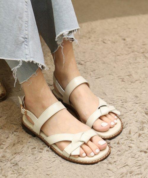 21A8108 cream sandal