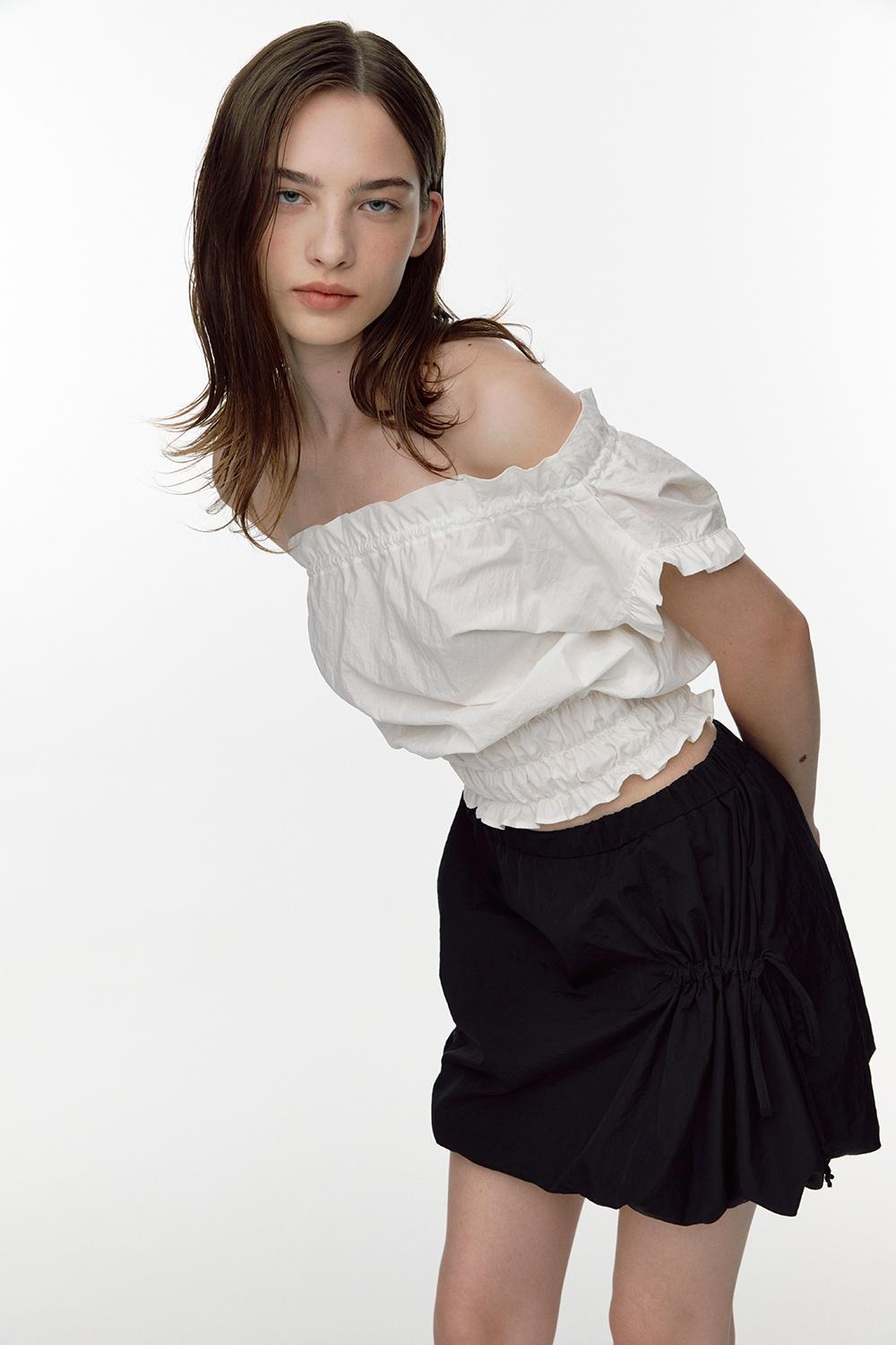 [특가~7.2]ONE SHOULDER SHIRRING BLOUSE [WHITE]