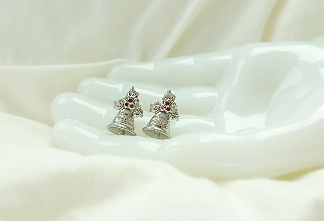 AVON Jingle Bells christmas vintage stud earrings