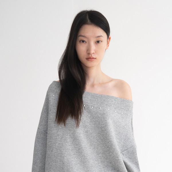 [12/2 출고 예정] Line Stud Off Sweatshirt (Gray)