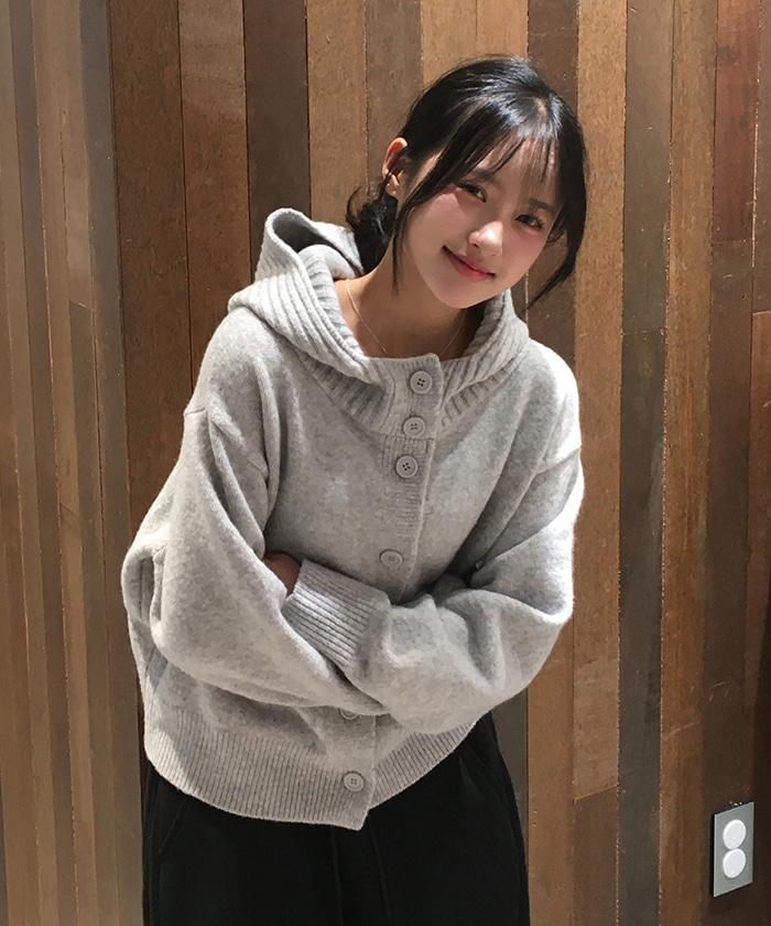 비양 버튼 골지 후드 긴팔 니트