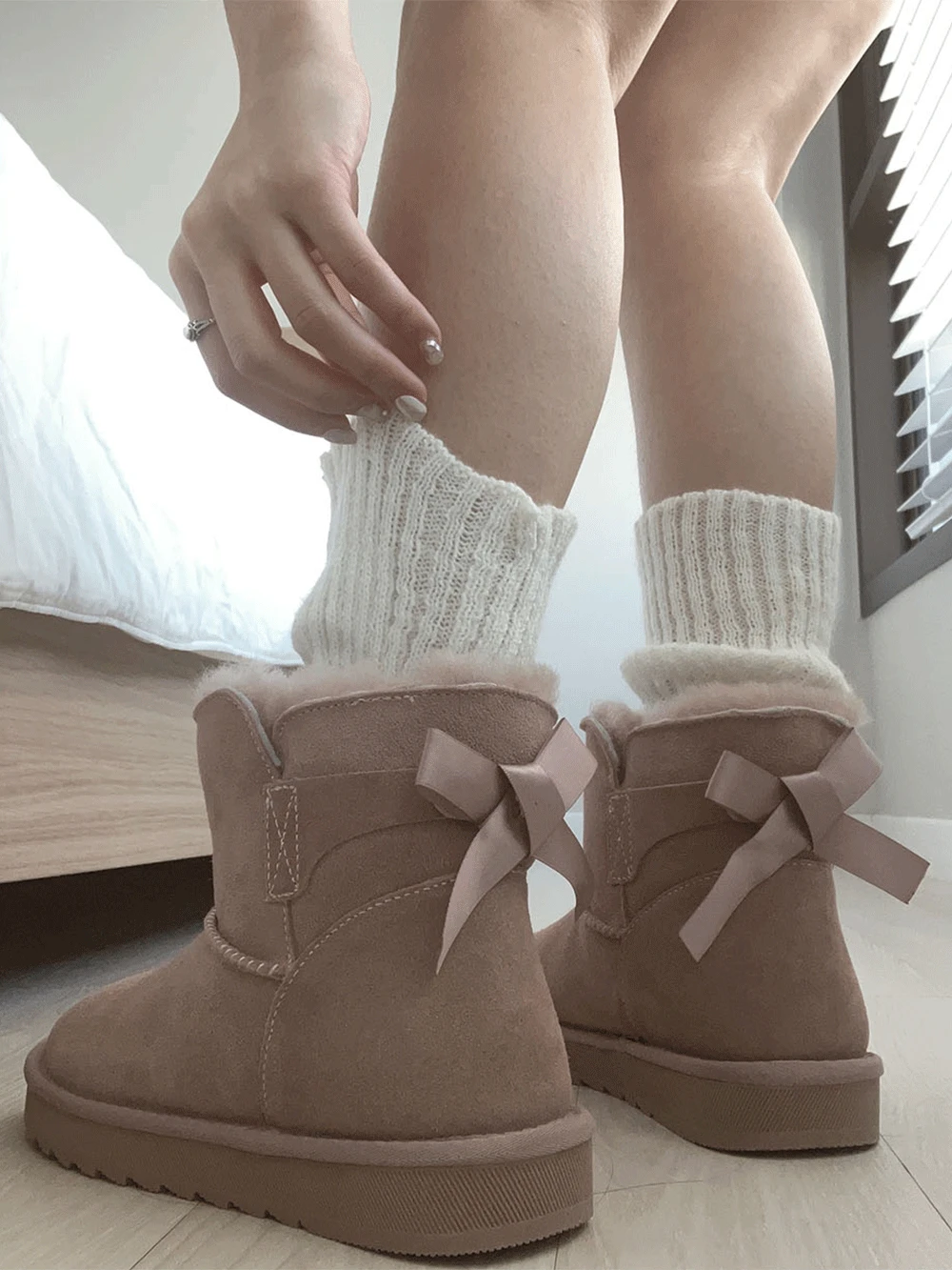 [BUYING] ribbon fur ugg boots (2 color) | 리본 퍼 어그부츠