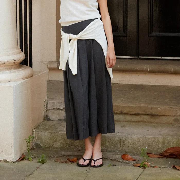 [4th] Maxi Pleated Skirt in Charcoal
