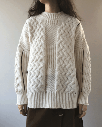 [UNISEX]배색 라인 포인트 니트 (2color)