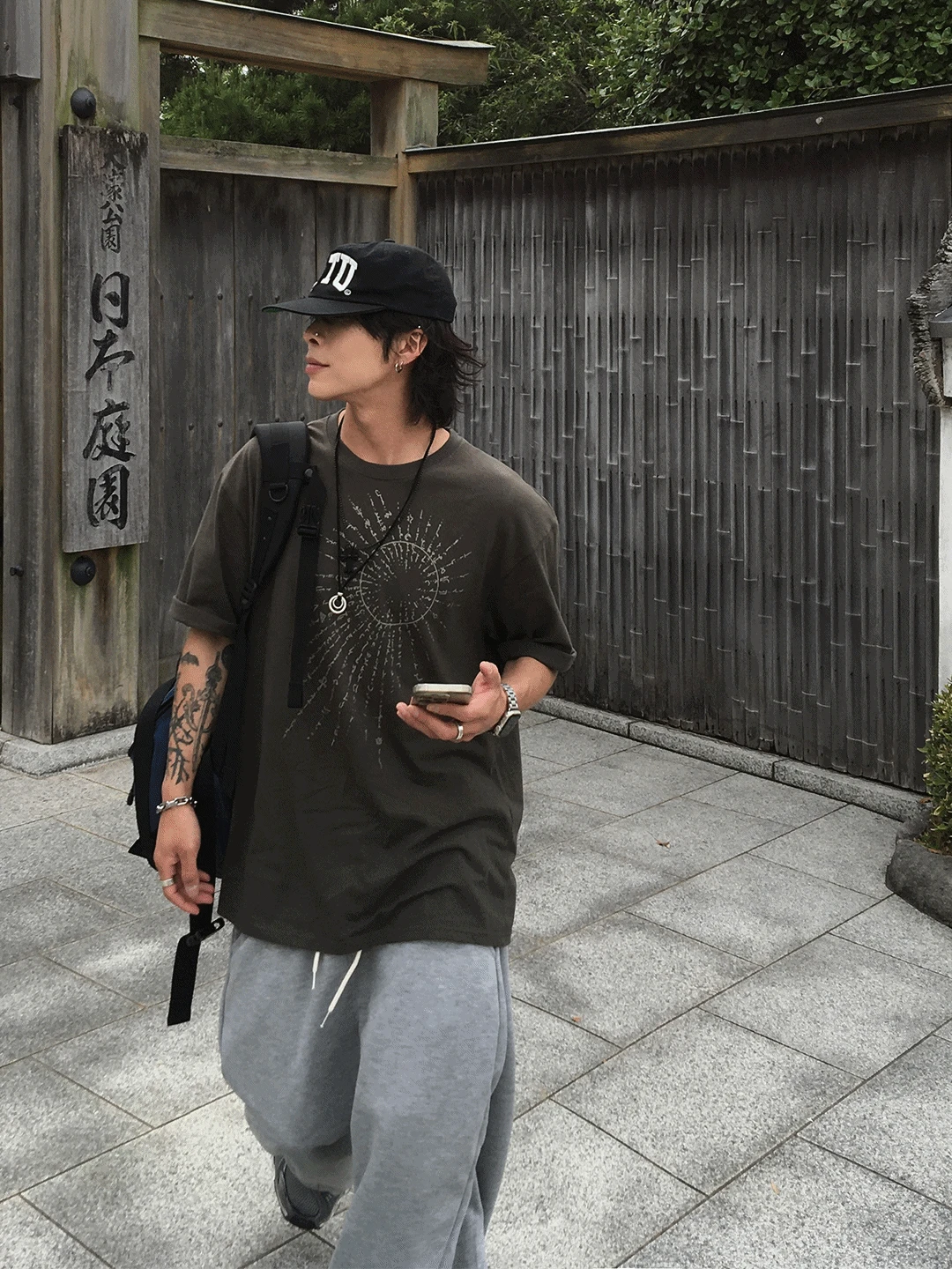 OF 써클 문양 반팔티